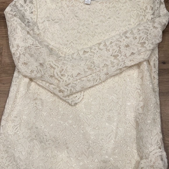 Creamy white lace blouse - Picture 3 of 4